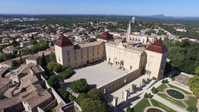 Château De Castries drone Vue Du Ciel