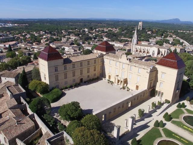 Château De Castries drone Vue Du Ciel