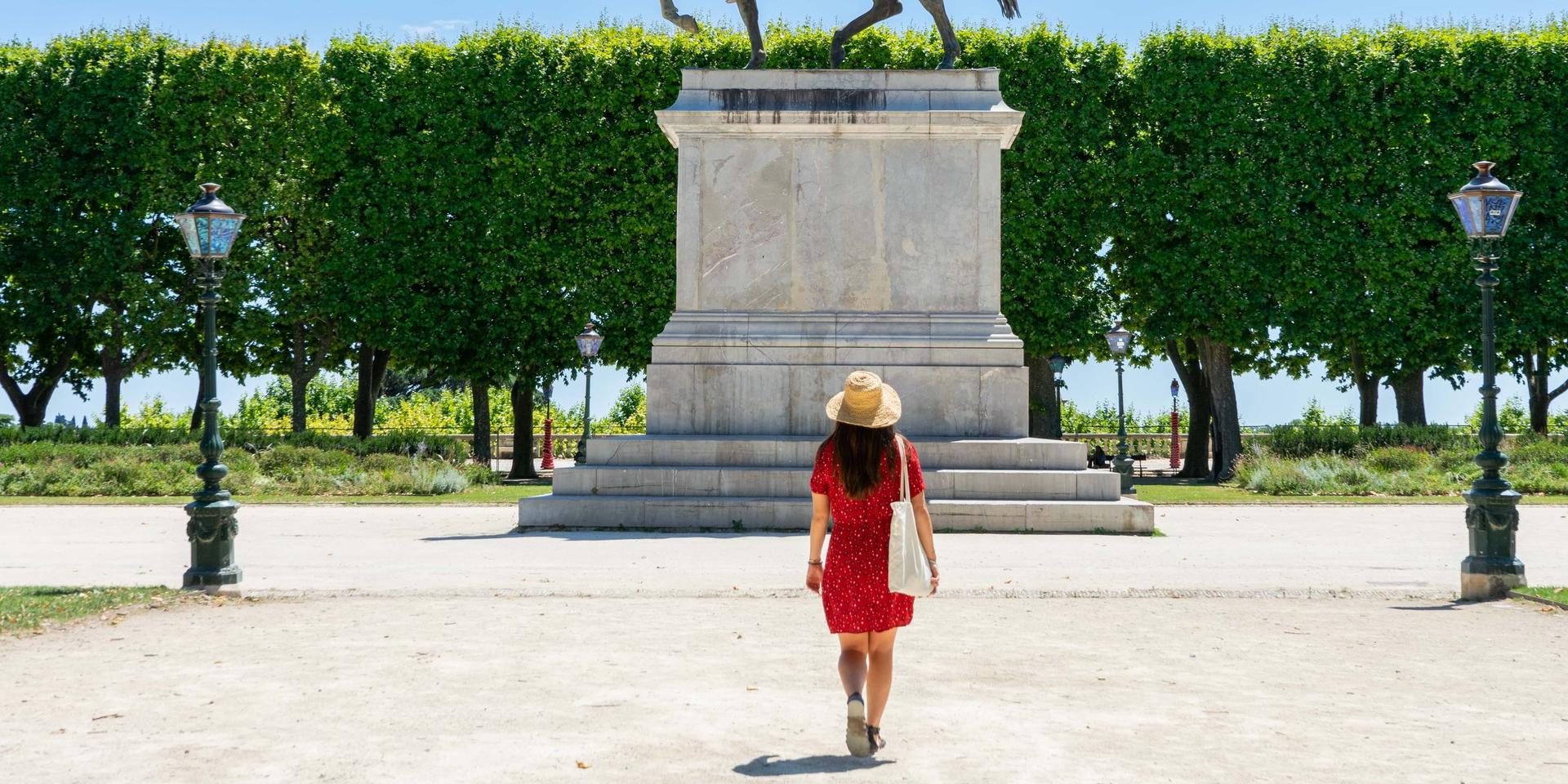 Placedupeyrou_patrimoine_statue_horizontale