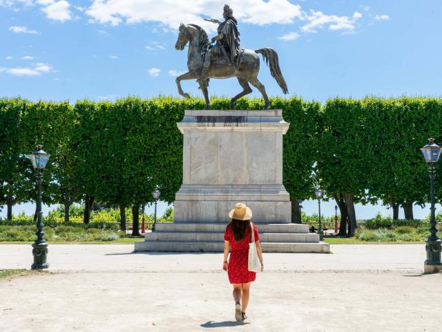 Placedupeyrou_patrimoine_statue_horizontale