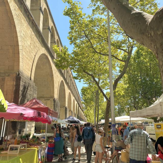 Marché Des Arceaux Vertical