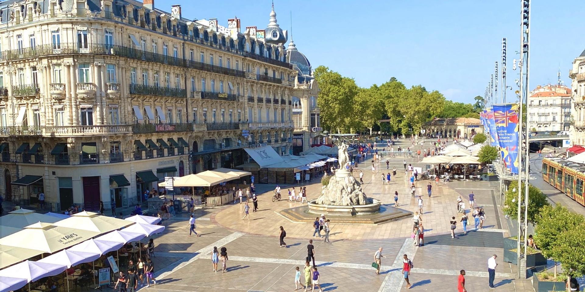 Place De L'oeuf Comedie Montpellier Vue De L'opéra