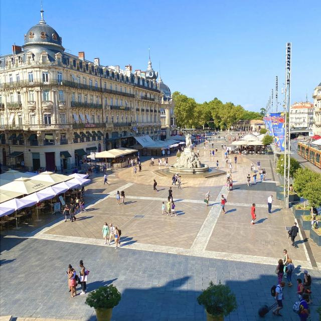 Place De L'oeuf Comedie Montpellier Vue De L'opéra