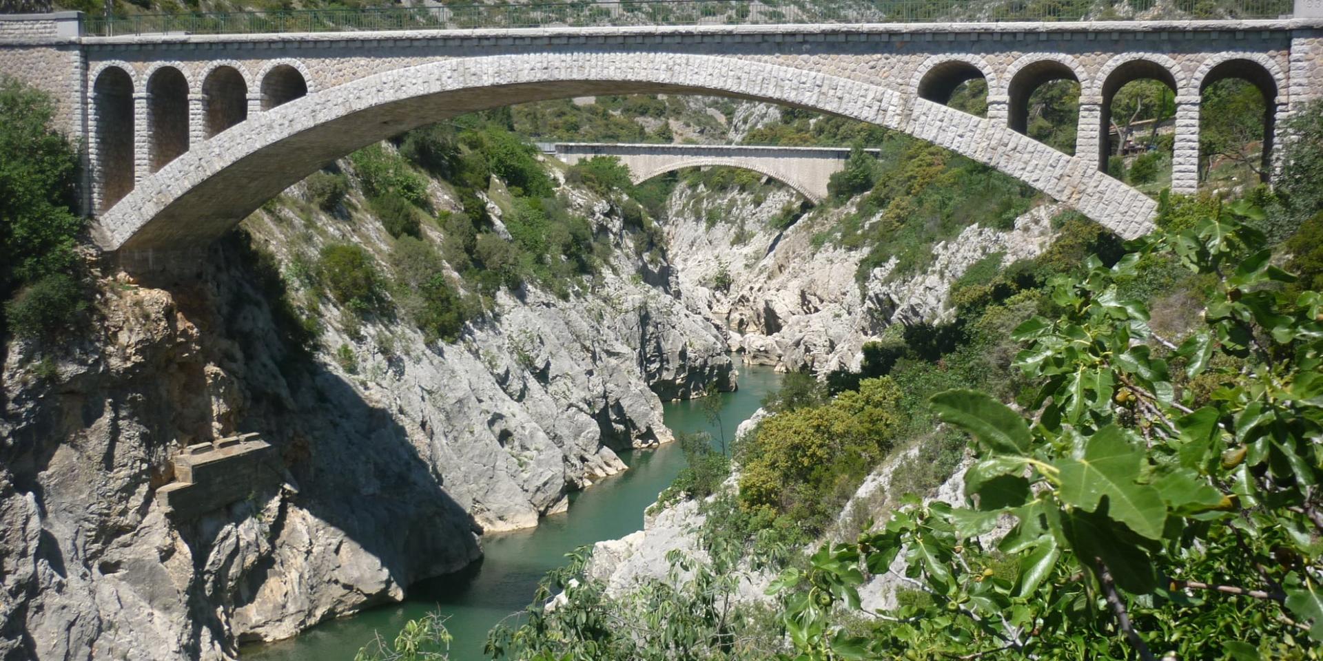 Gorges-de-lHerault-depuis-le-Pont-du-Diable©Julie-Noclercq-min.jpg