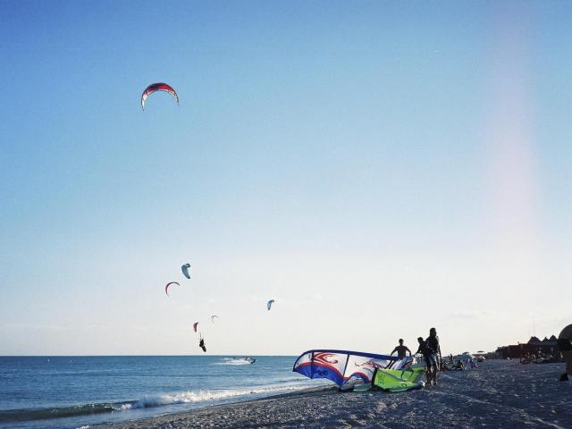 Villeneuve-les-Maguelone-kitesurf-plage-mer-metropole-montpellier.jpg