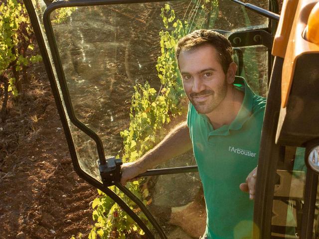 Portrait du vigneron Nicolas Viguier - domaine de l'arbousier