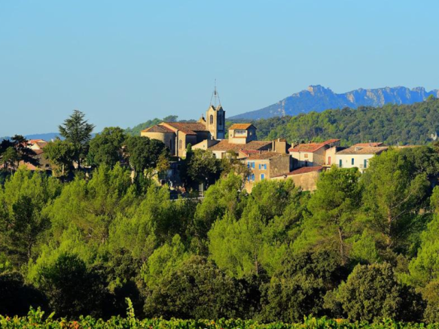 Village Vacquières