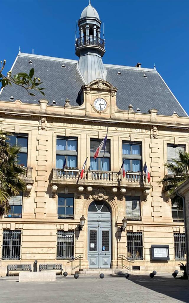 Mairie De Villeneuve Les Maguelone