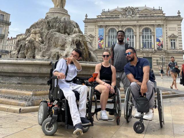 Tourisme Handicap fauteuil Montpellier accessible Sharks